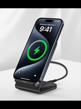 EG Tech-Compatible Wireless Charging Stand in Black